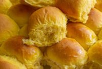 Fluffy Squash Dinner Rolls