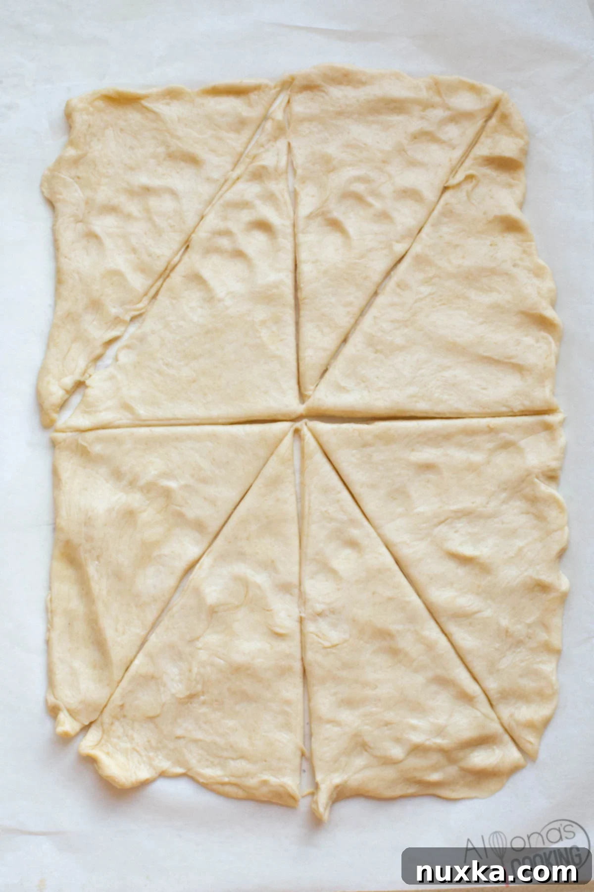 How to cut crescent dough into 8 perfect triangles, just like Pillsbury sheets