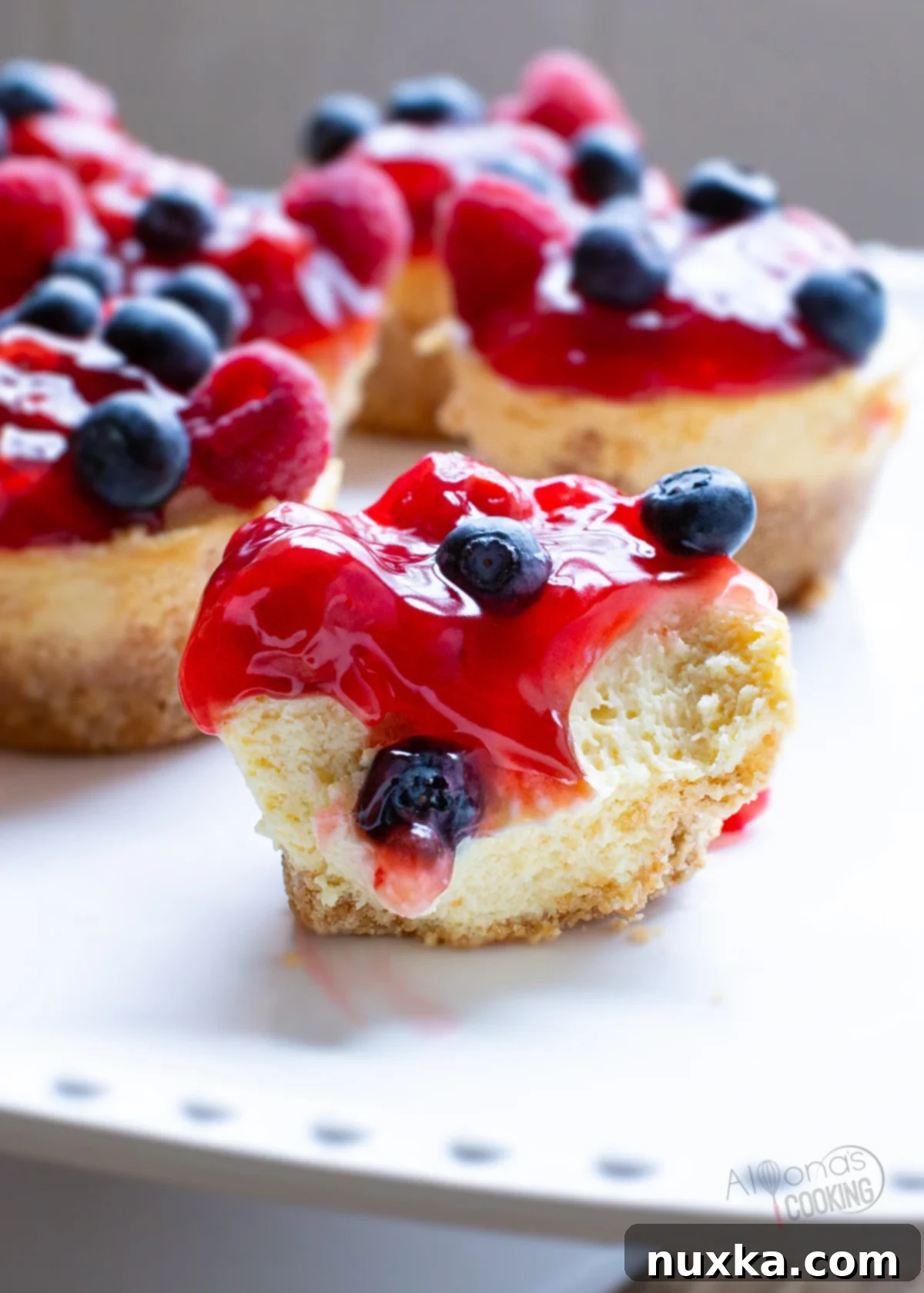 creamy cheesecake filling in mini cheesecakes 