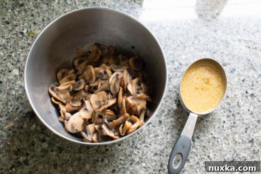 how to reserve the mushroom liquid for mushroom gravy