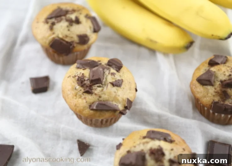 moist banana muffins recipe, moist, chocolate chunks, muffins, bananas, easy, super moist, easy recipe, mayonnaise