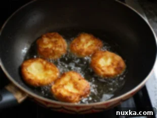 how to cook Syrniki in a pan with oil