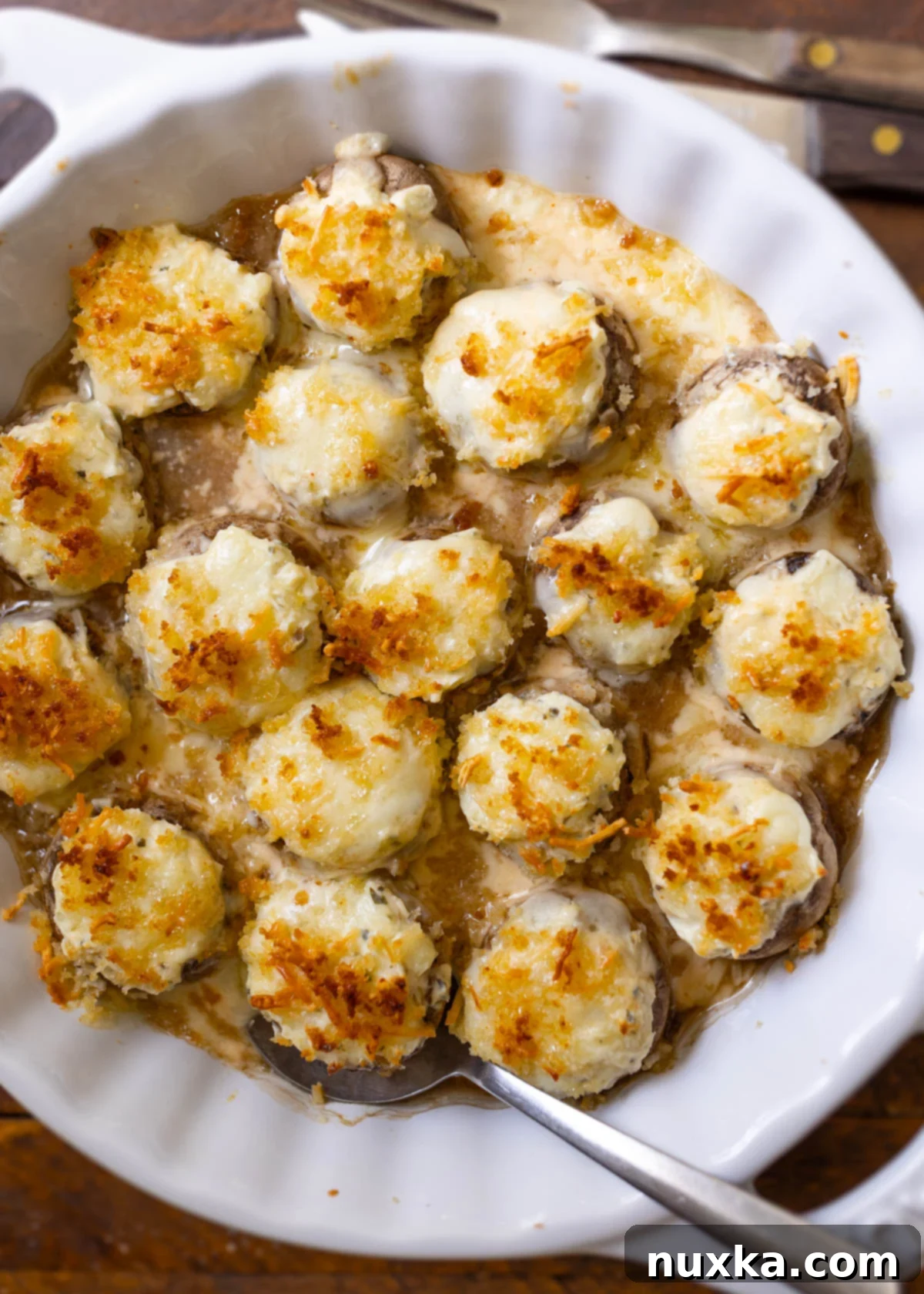 Longhorn stuffed mushrooms (with creamy white cheddar filling, parmesan rust, and four cheese sauce)