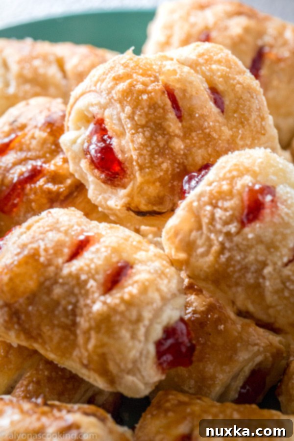easy-strawberry-strudels-recipe